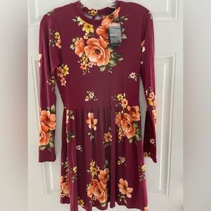 NWT Forever 21 Womens Dress Size M Burgundy/Rust  Floral Open Back Long Sleeve